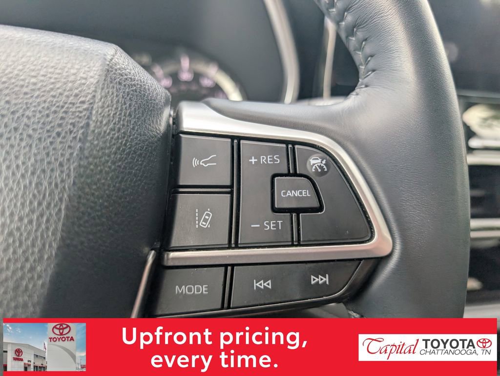 Used 2023 Toyota Highlander XLE FWD image 18