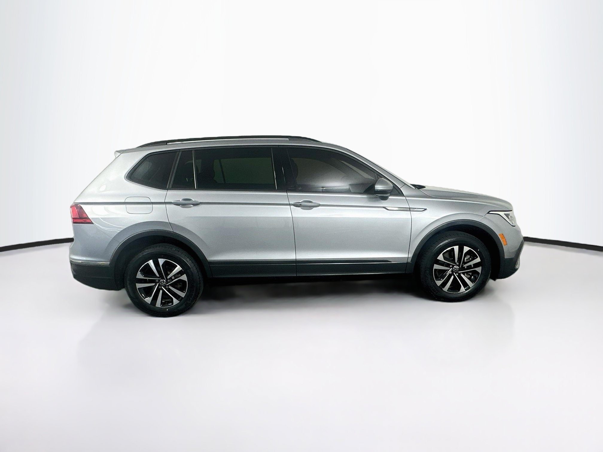 Used 2022 Volkswagen Tiguan S FWD image 10