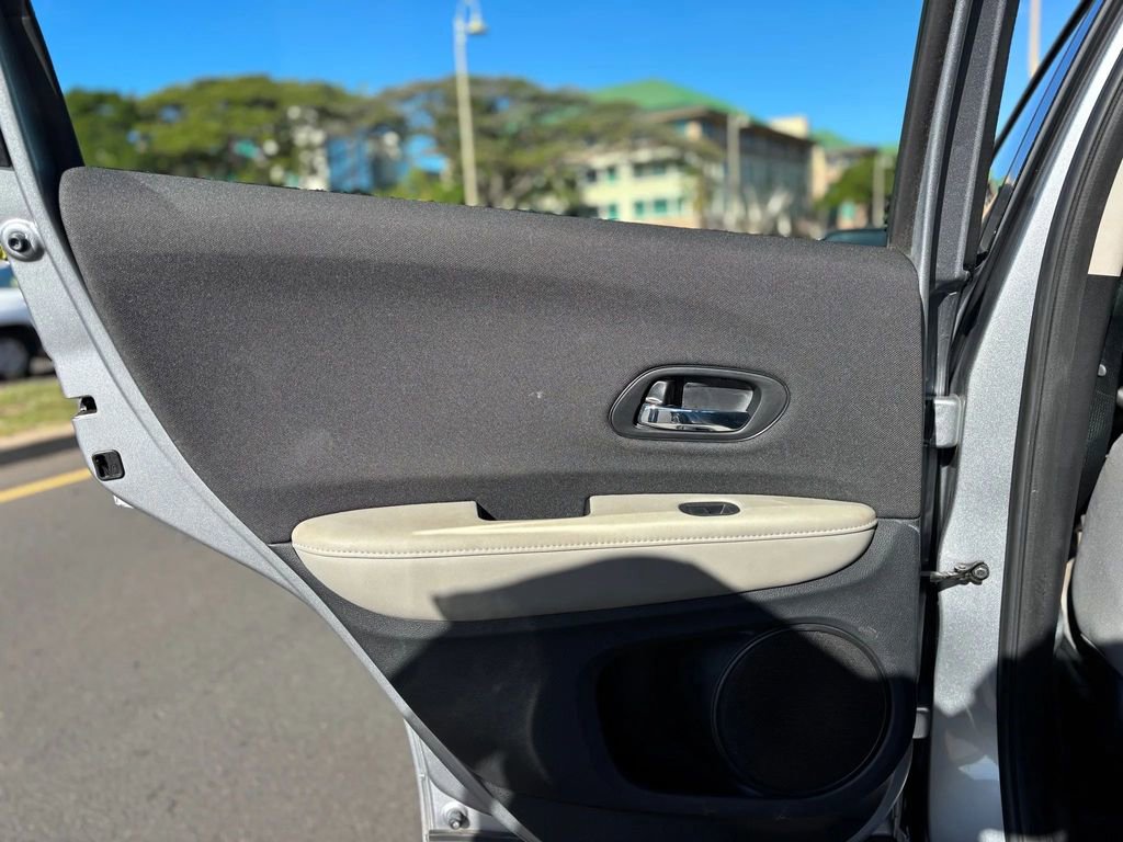 Used 2021 Honda HR-V LX image 15
