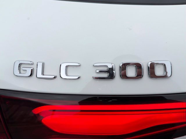 Used 2023 Mercedes-Benz GLC 300 4MATIC image 9