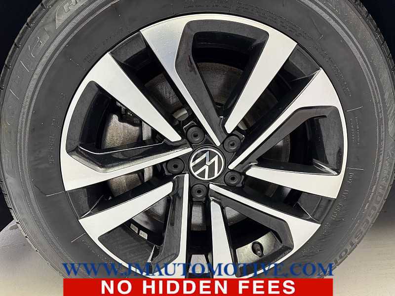 Used 2022 Volkswagen Tiguan S image 9