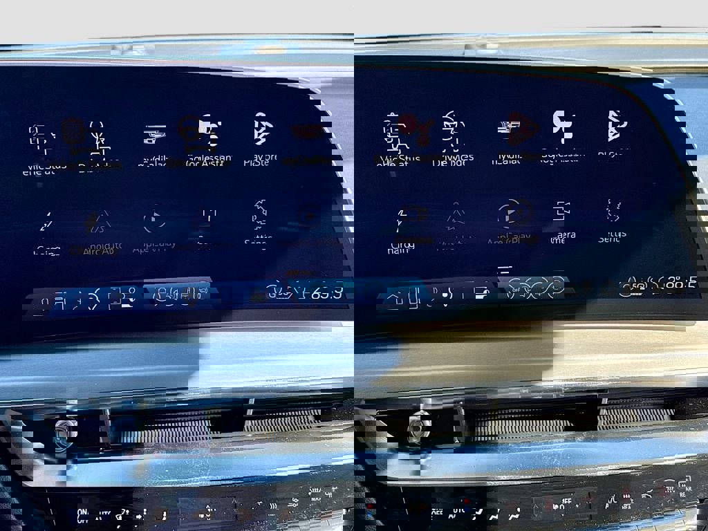 New 2026 Cadillac Lyriq Luxury image 15