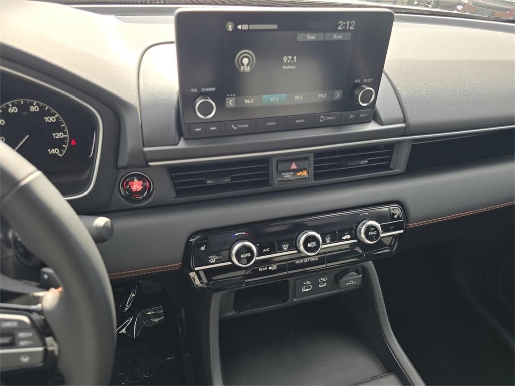 New 2025 Honda Pilot Sport image 28