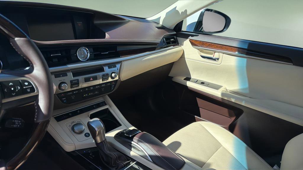 Used 2016 Lexus ES 350 w/ Navigation System Package image 24