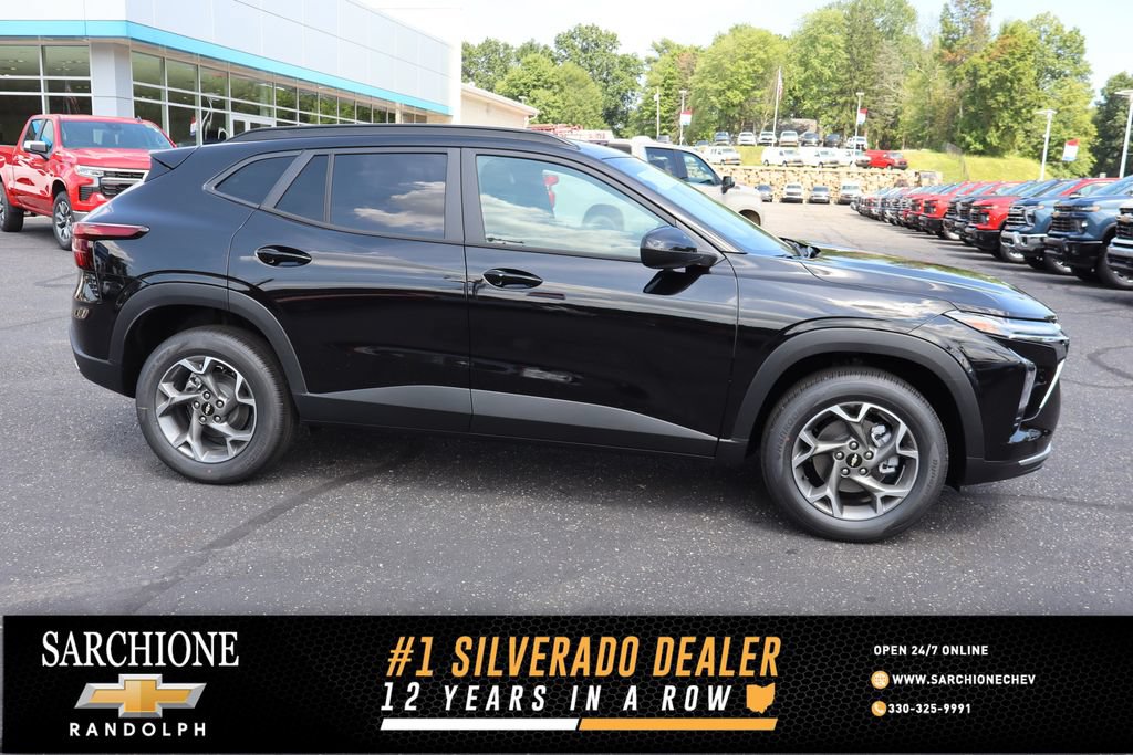 New 2026 Chevrolet Trax LT w/ LT Convenience Package FWD image 1