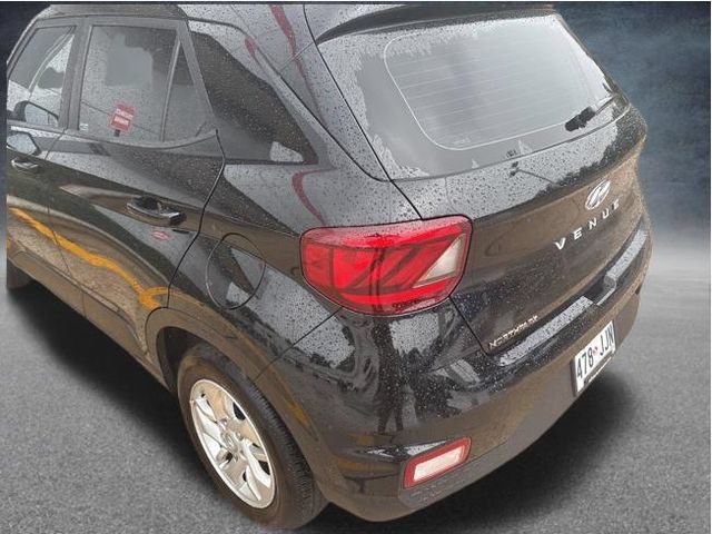Used 2025 Hyundai Venue SE FWD image 10