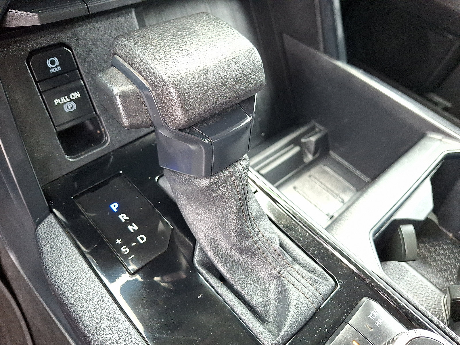 Used 2024 Toyota Tundra SR5 w/ SR5 Convenience Package AWD/4WD image 15