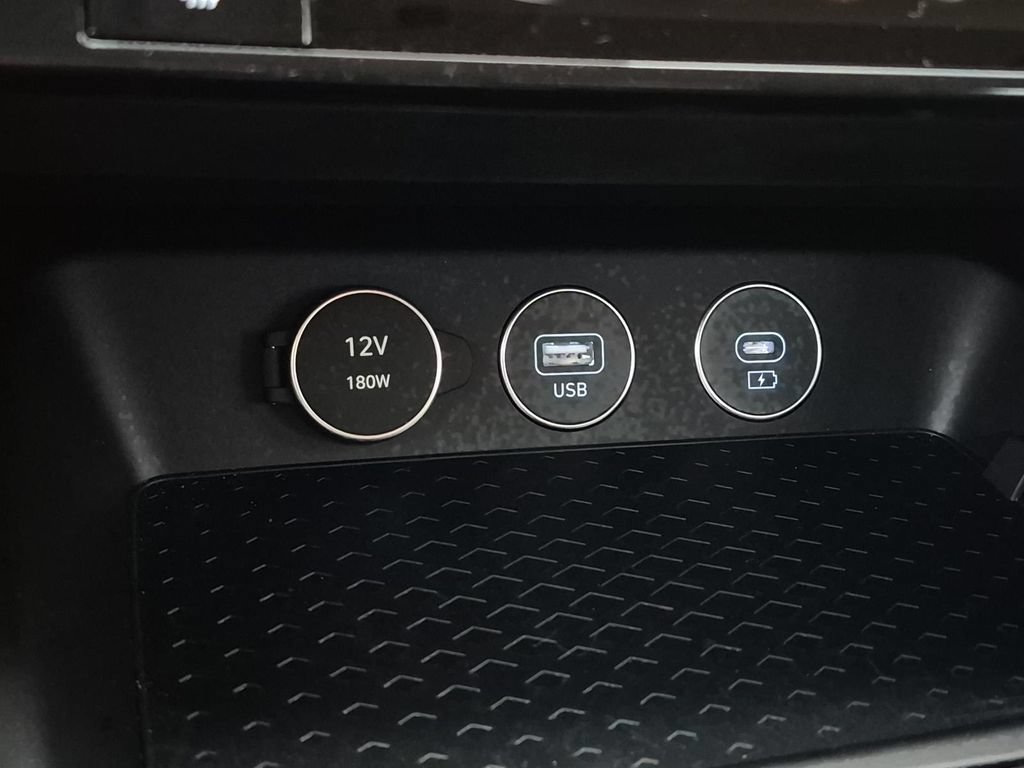 Used 2026 Genesis G70 2.5T RWD image 30