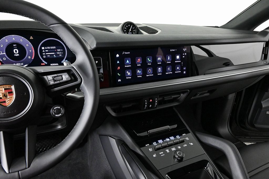 Used 2025 Porsche Cayenne Coupe image 12