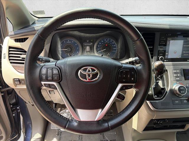 Used 2020 Toyota Sienna XLE Premium w/ Protection Package FWD image 15