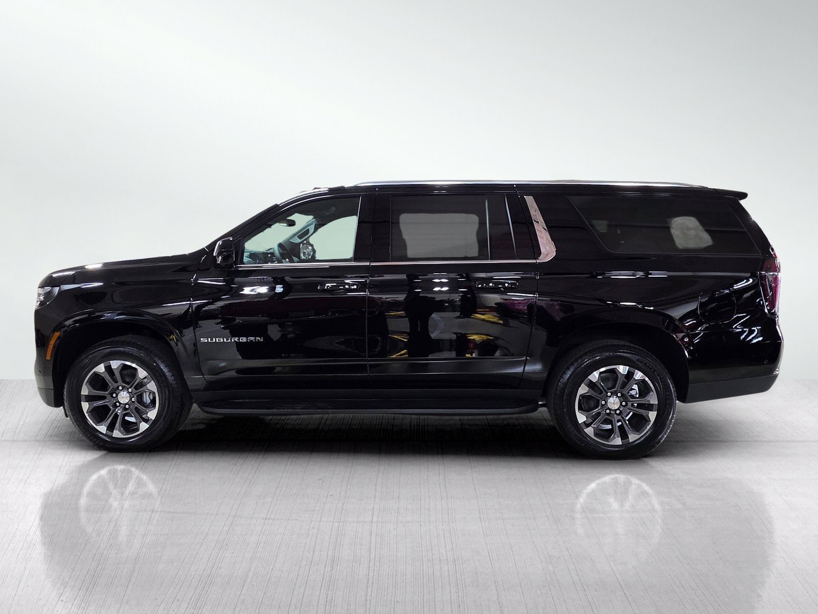 New 2027 Chevrolet Suburban LS RWD image 4