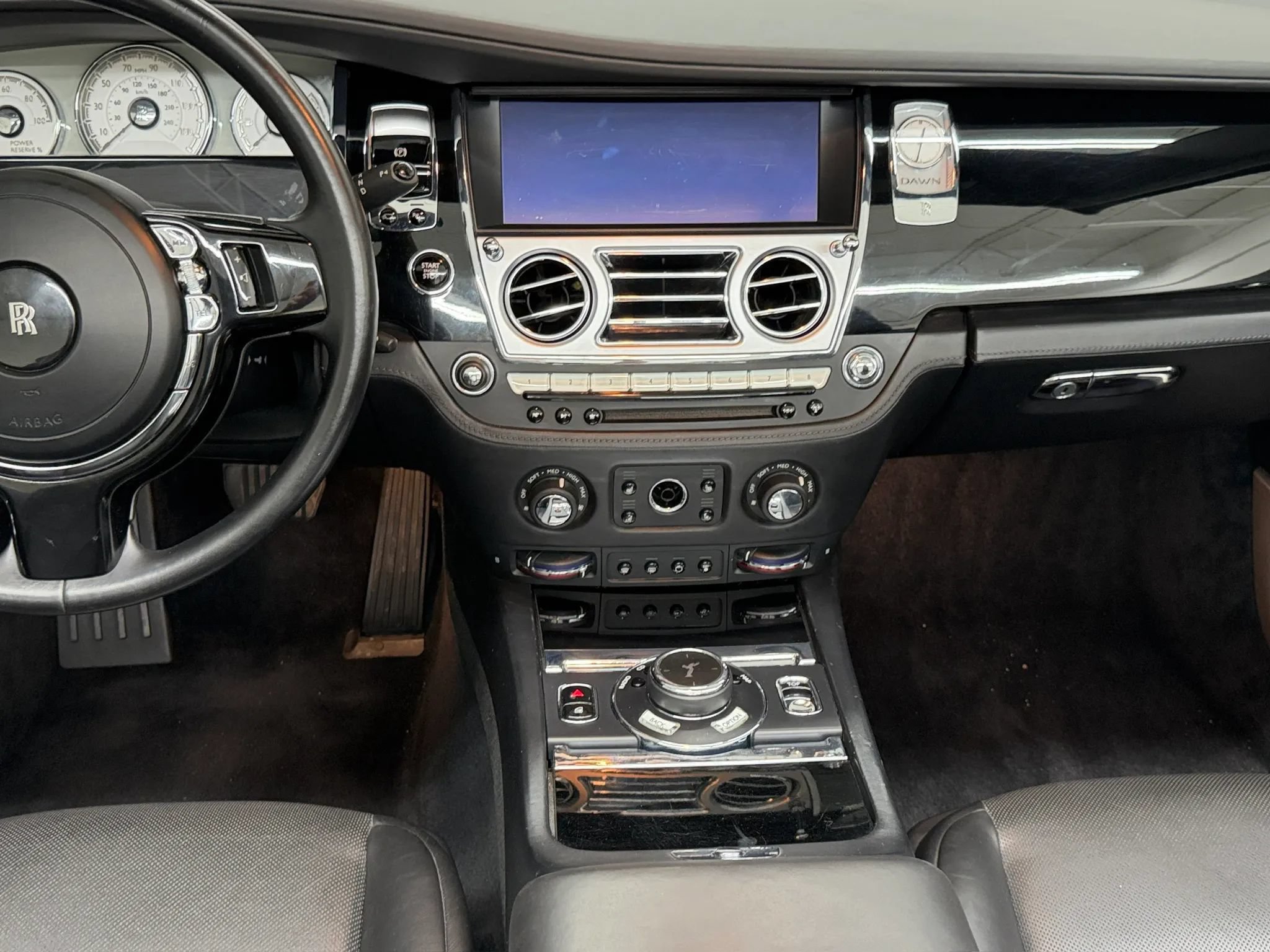 Used 2017 Rolls-Royce Dawn RWD image 74