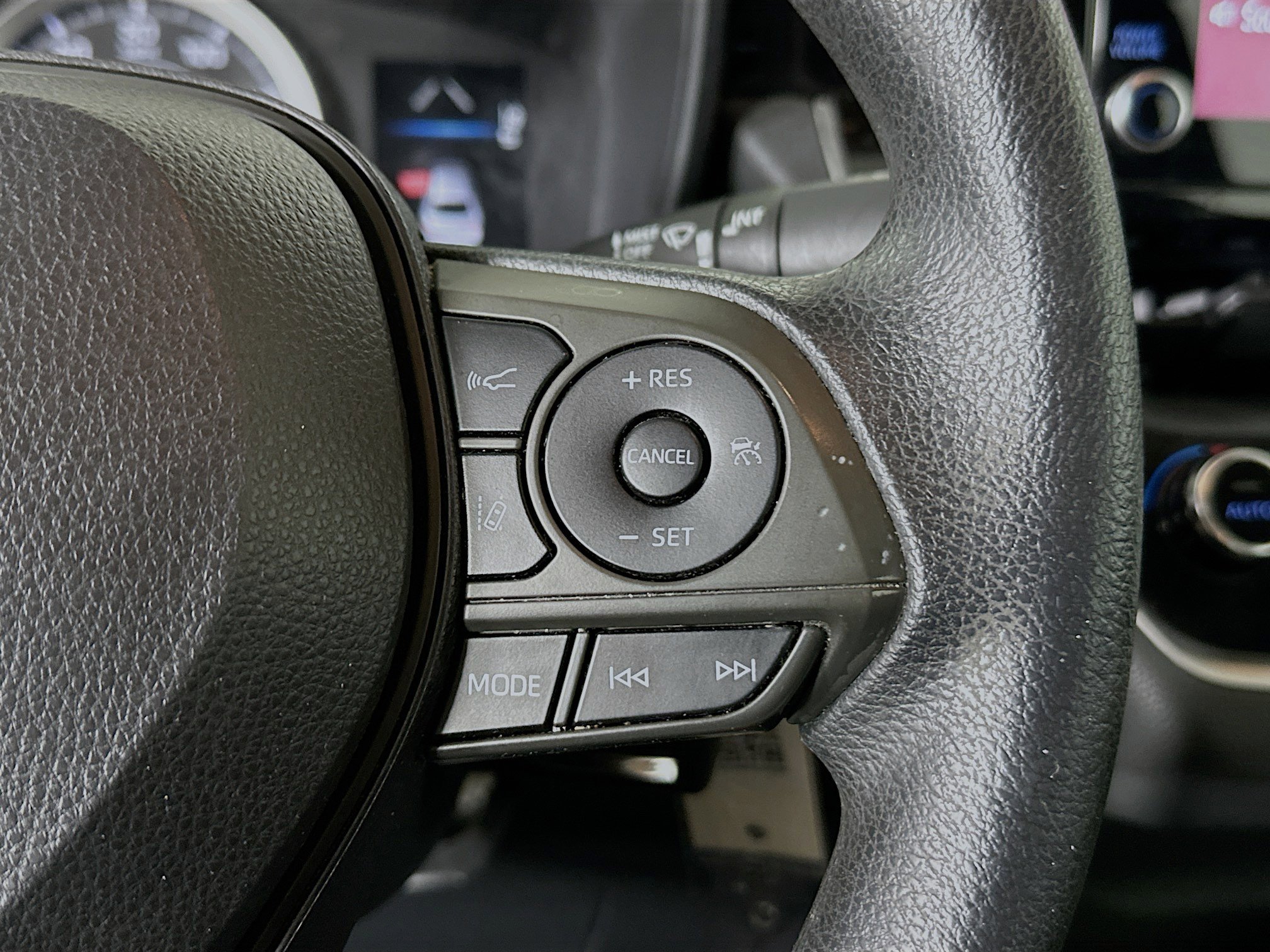 Used 2020 Toyota Corolla LE image 17