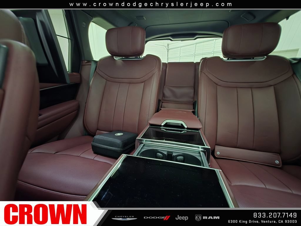 Used 2025 Land Rover Range Rover Autobiography AWD/4WD image 25