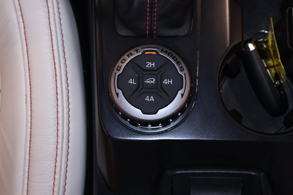 Used 2025 Ford Bronco Heritage Edition AWD/4WD image 30