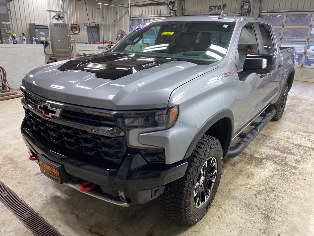 Used 2024 Chevrolet Silverado 1500 ZR2 w/ Technology Package AWD/4WD image 5