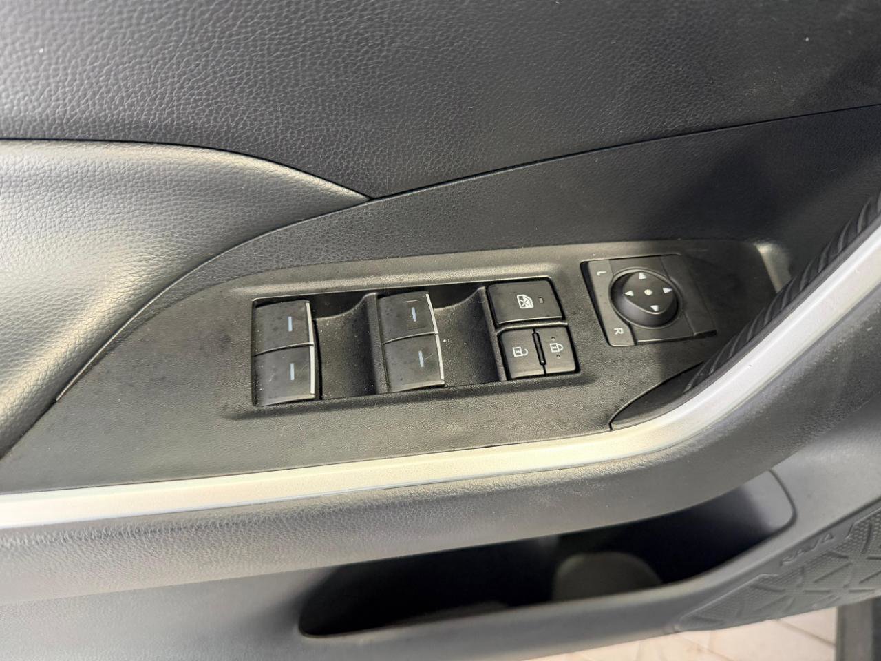 Used 2025 Toyota RAV4 XLE image 13