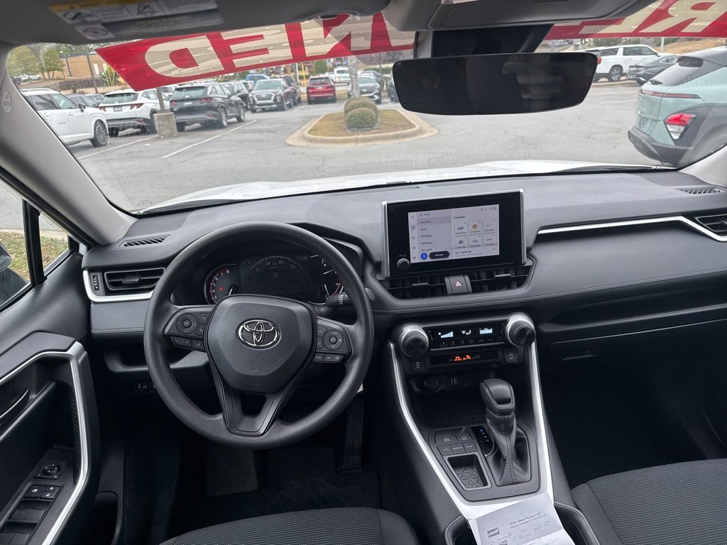 Used 2024 Toyota RAV4 LE image 31