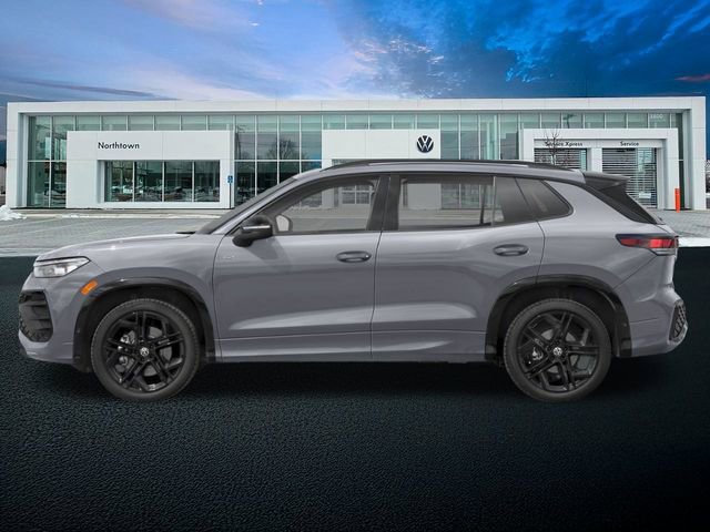 New 2026 Volkswagen Tiguan SE R-Line image 3