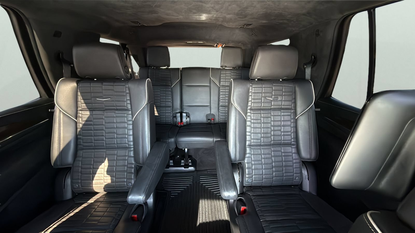 Used 2024 Cadillac Escalade Sport Platinum AWD/4WD image 25