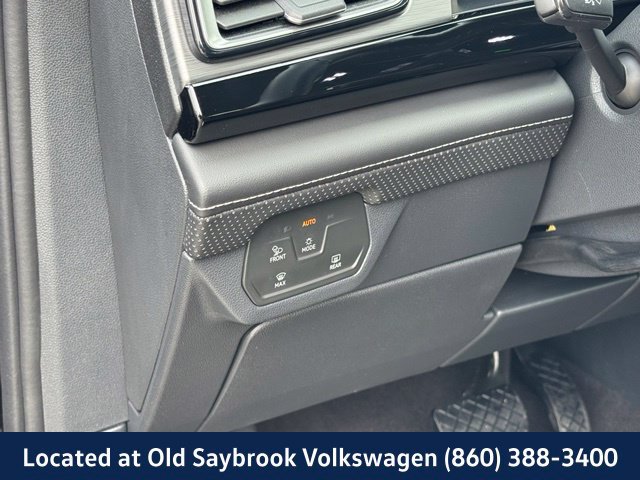 Certified 2024 Volkswagen Atlas Cross Sport SE AWD/4WD image 35