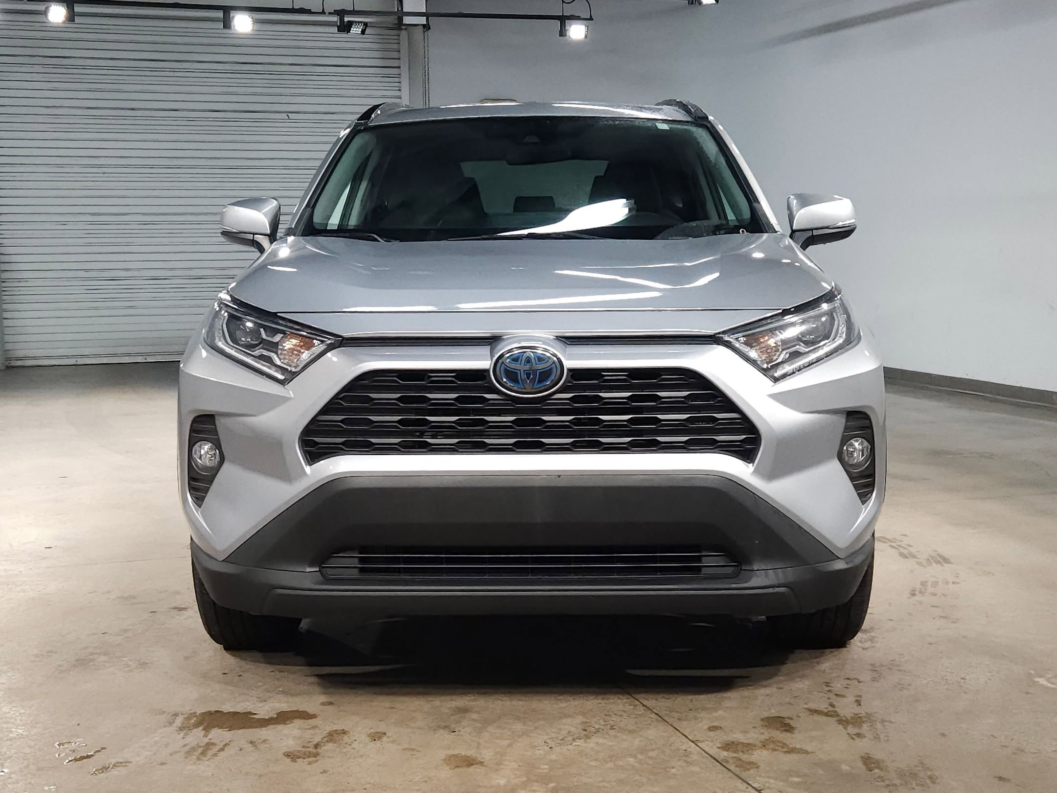 Used 2020 Toyota RAV4 XLE w/ Convenience Package image 2