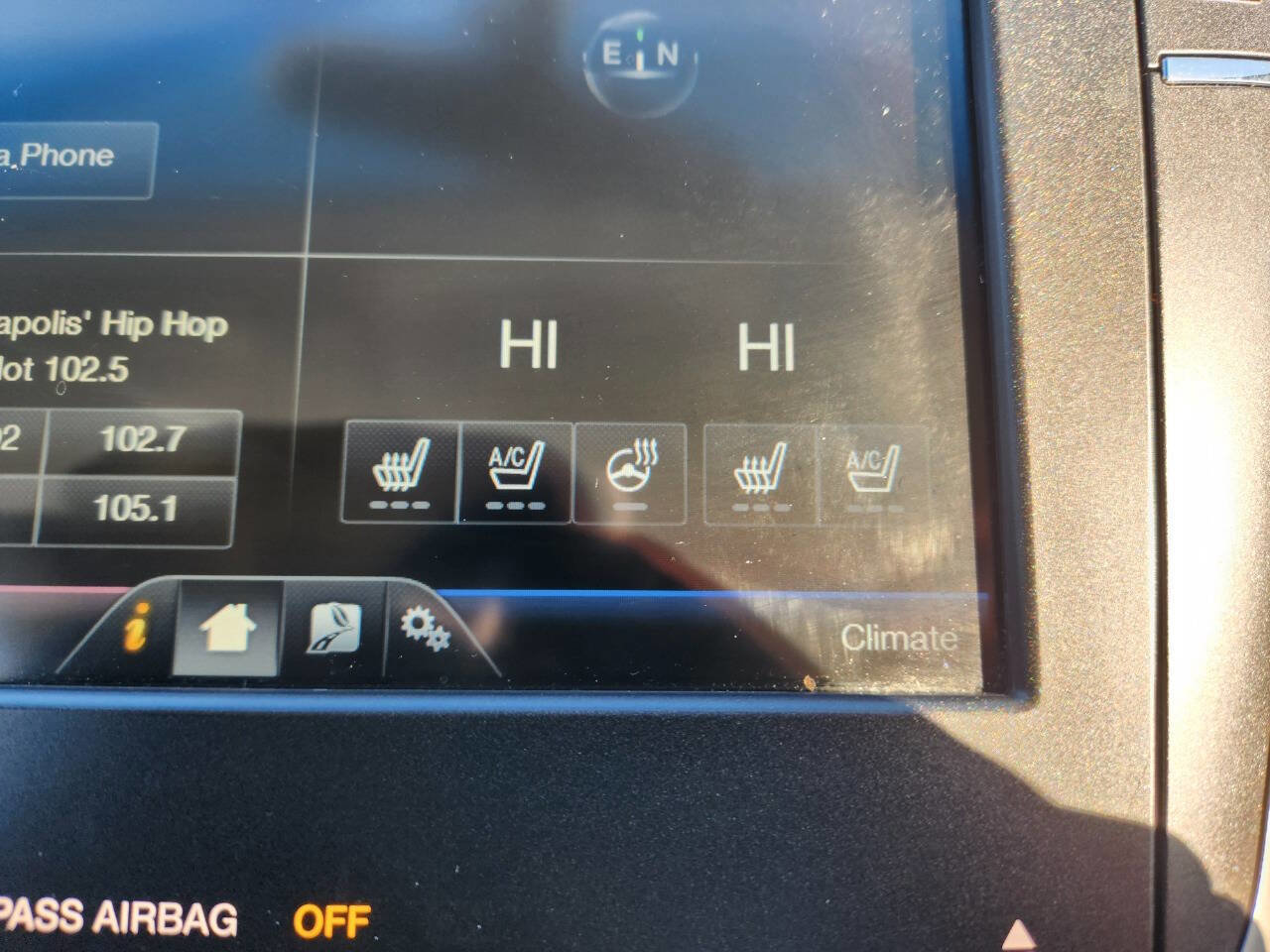 Used 2016 Lincoln MKZ Base 4dr Sedan w/ Equipment Group 600A Reserve image 27