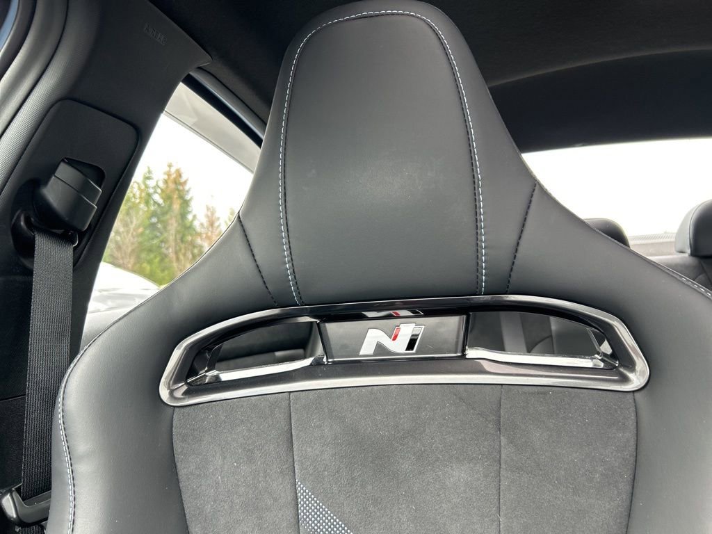 Used 2023 Hyundai Elantra N Base image 13