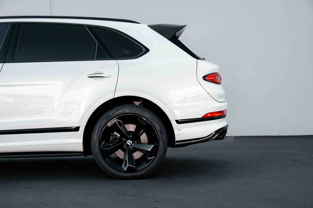 Used 2021 Bentley Bentayga image 20