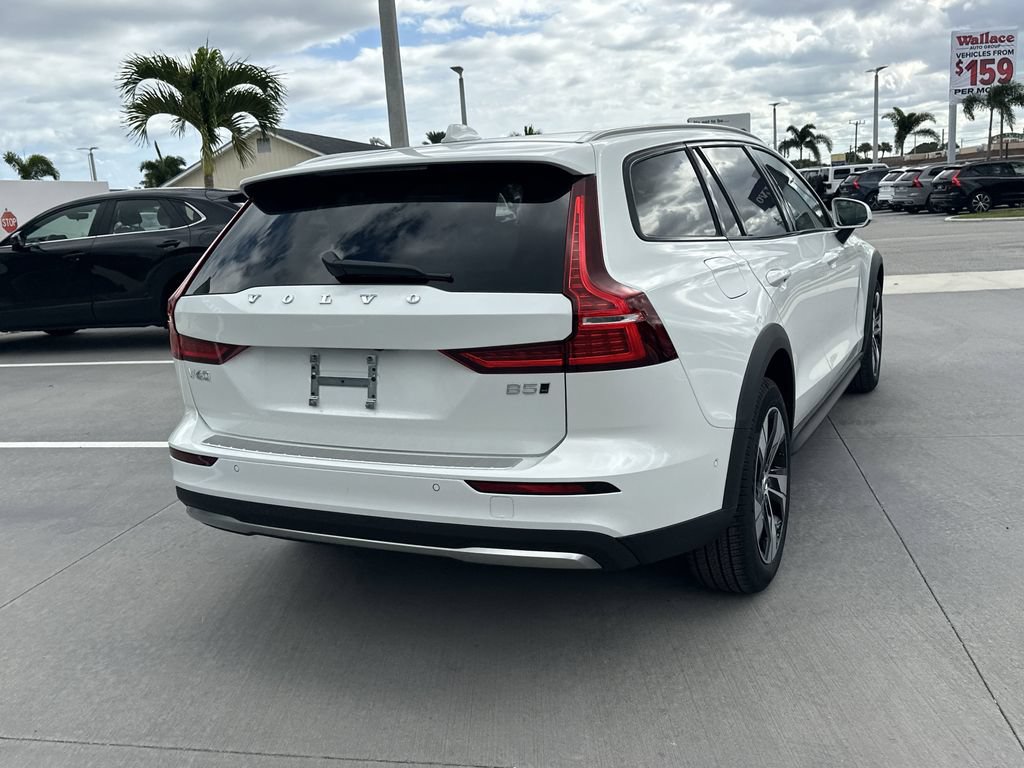 New 2026 Volvo V60 B5 Cross Country Plus w/ Protection Package Premier AWD/4WD image 6