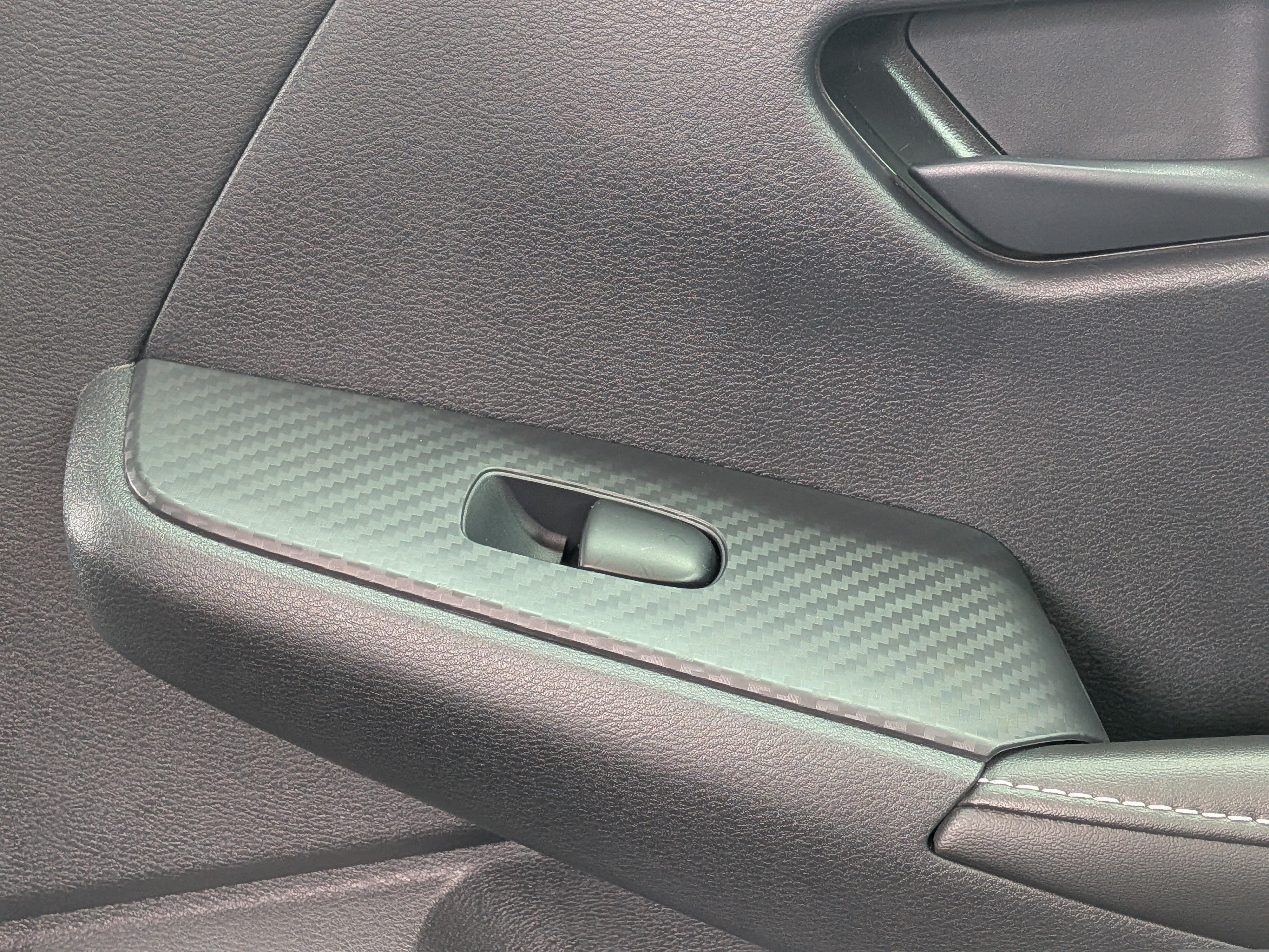 Used 2025 Nissan Sentra SV FWD image 16
