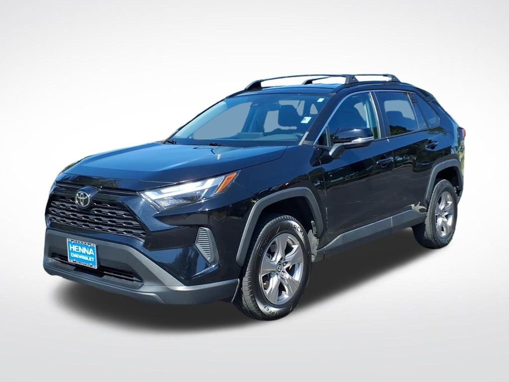 Used 2022 Toyota RAV4 XLE FWD image 12