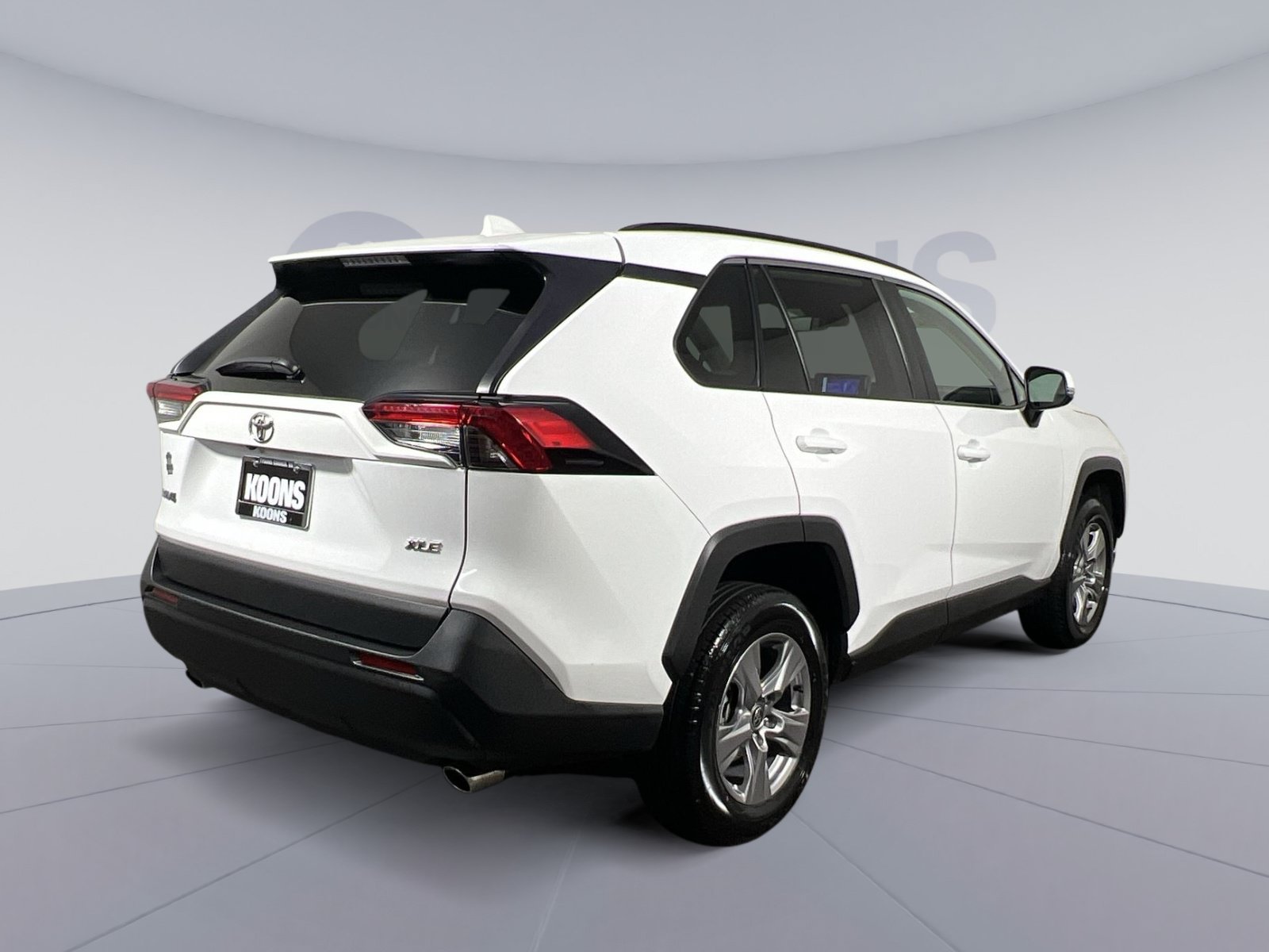 Used 2025 Toyota RAV4 XLE FWD image 11