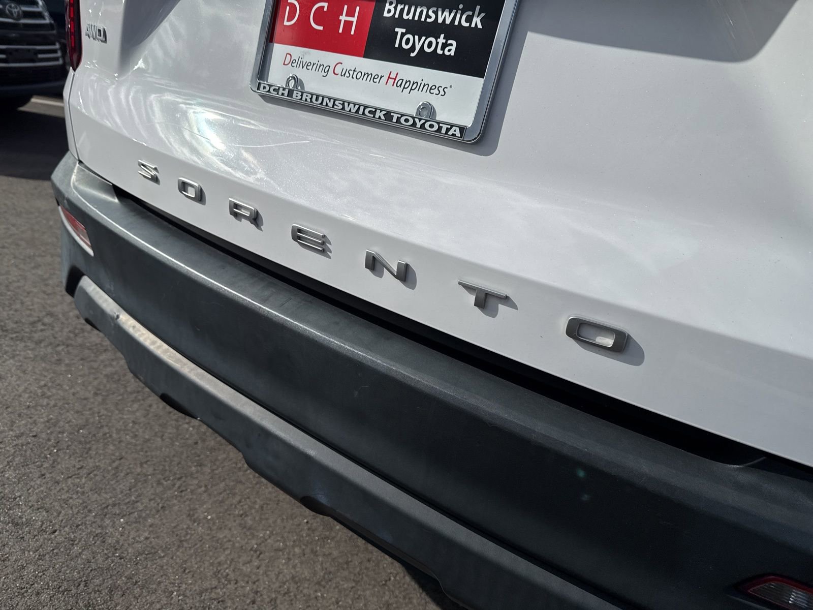 Used 2022 Kia Sorento LX image 8