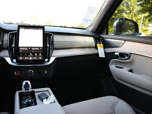 New 2026 Volvo XC90 B5 Plus image 22