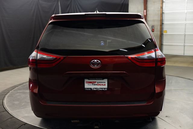 Used 2020 Toyota Sienna L FWD image 8