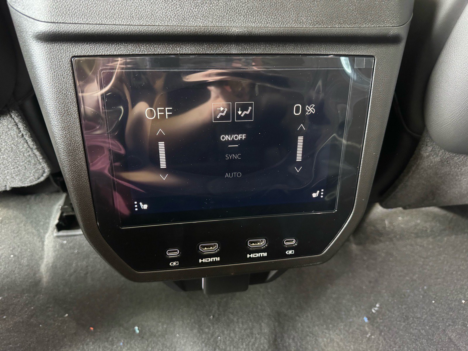 New 2026 GMC Yukon Denali Ultimate w/ LPO, Floor Liner Package AWD/4WD image 14