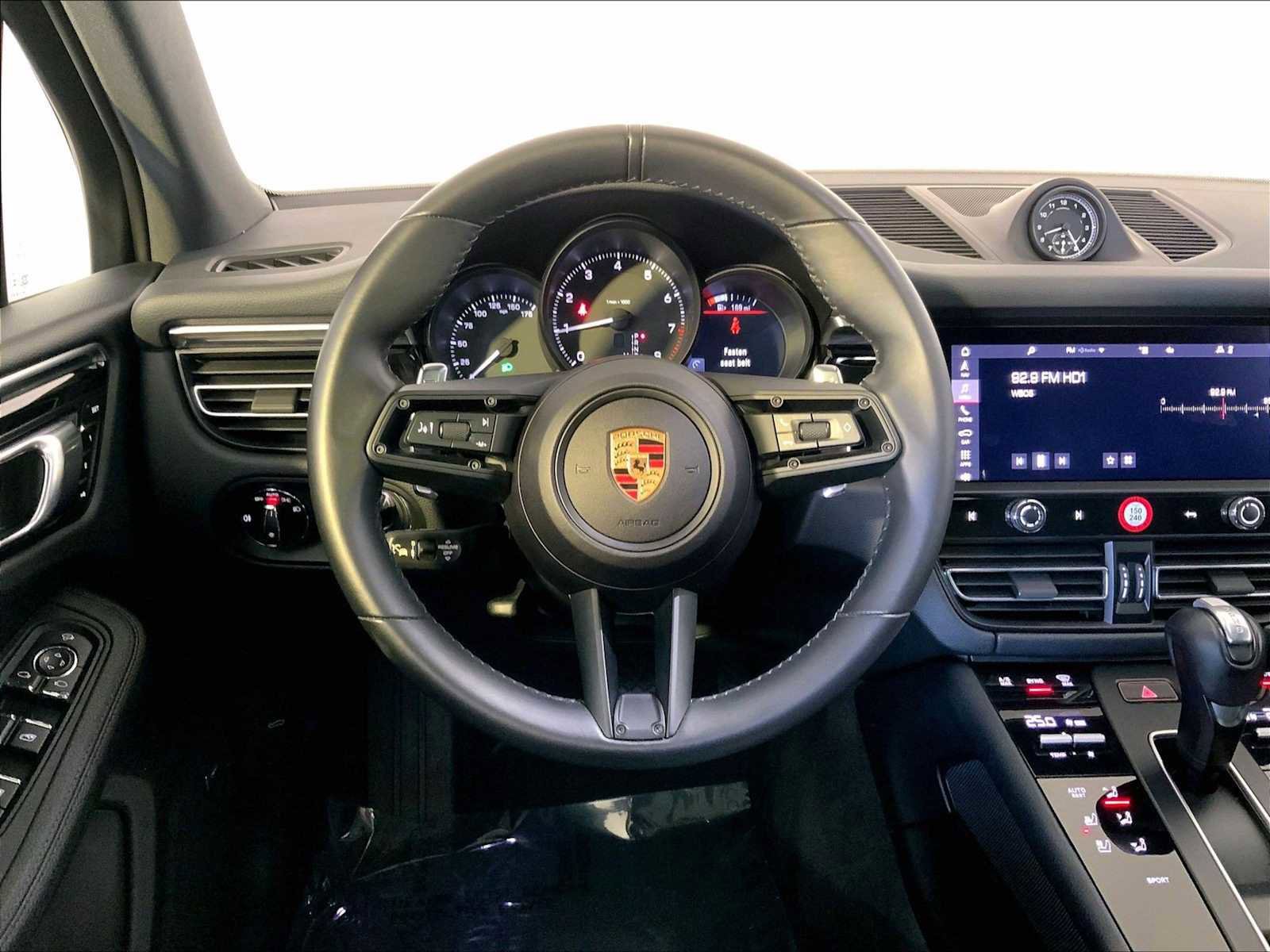 Certified 2024 Porsche Macan image 15