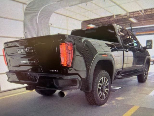 Used 2023 GMC Sierra 2500 AT4 w/ AT4 Preferred Package AWD/4WD image 3