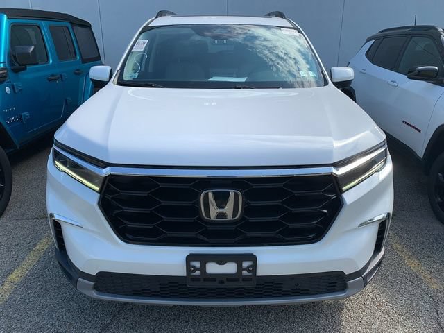 Used 2023 Honda Pilot Touring image 5