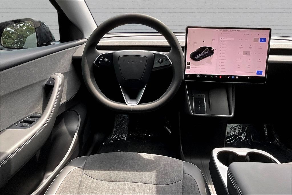 Used 2026 Tesla Model Y 2WD image 8