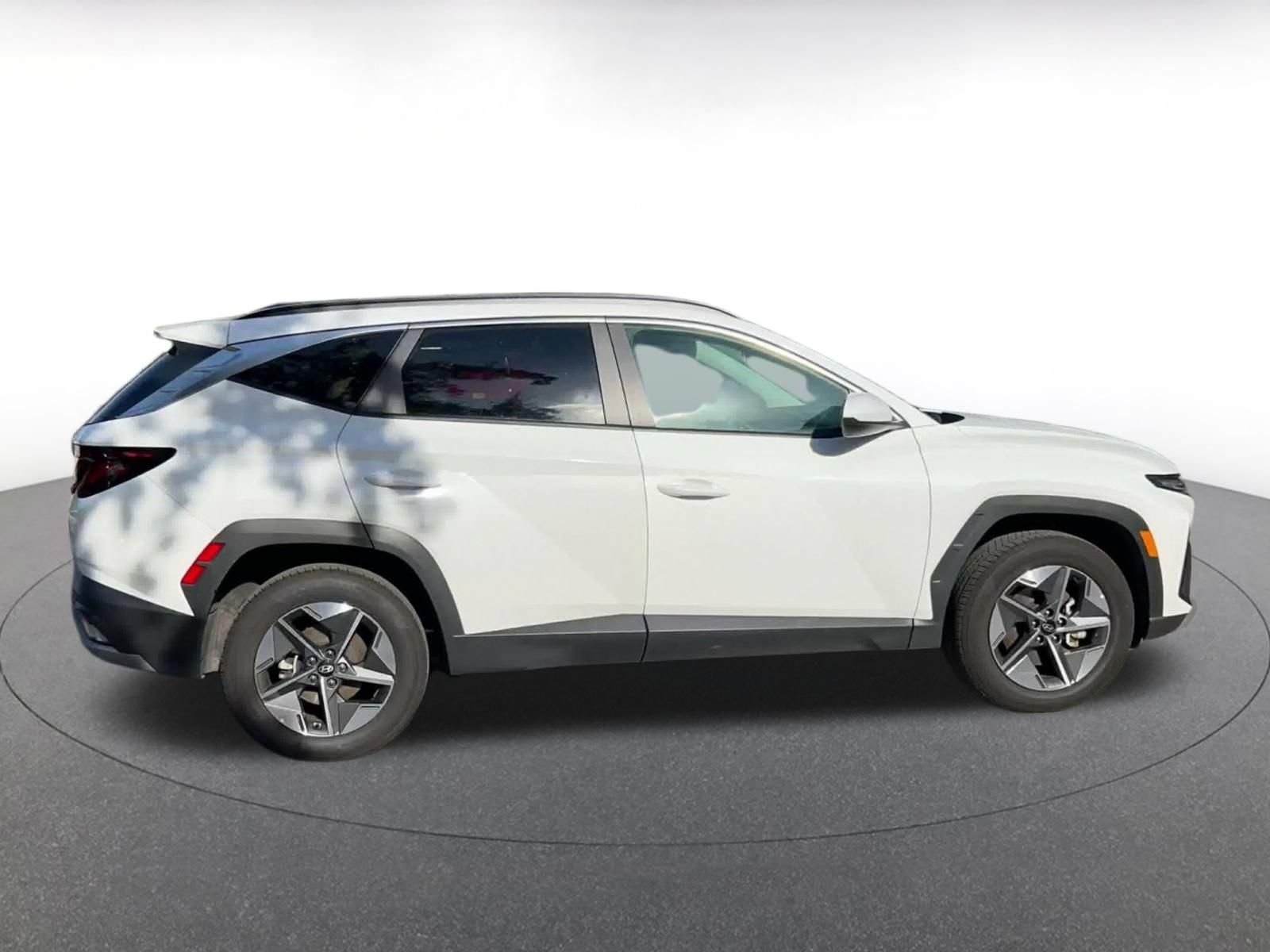 Used 2025 Hyundai Tucson SEL AWD/4WD image 15