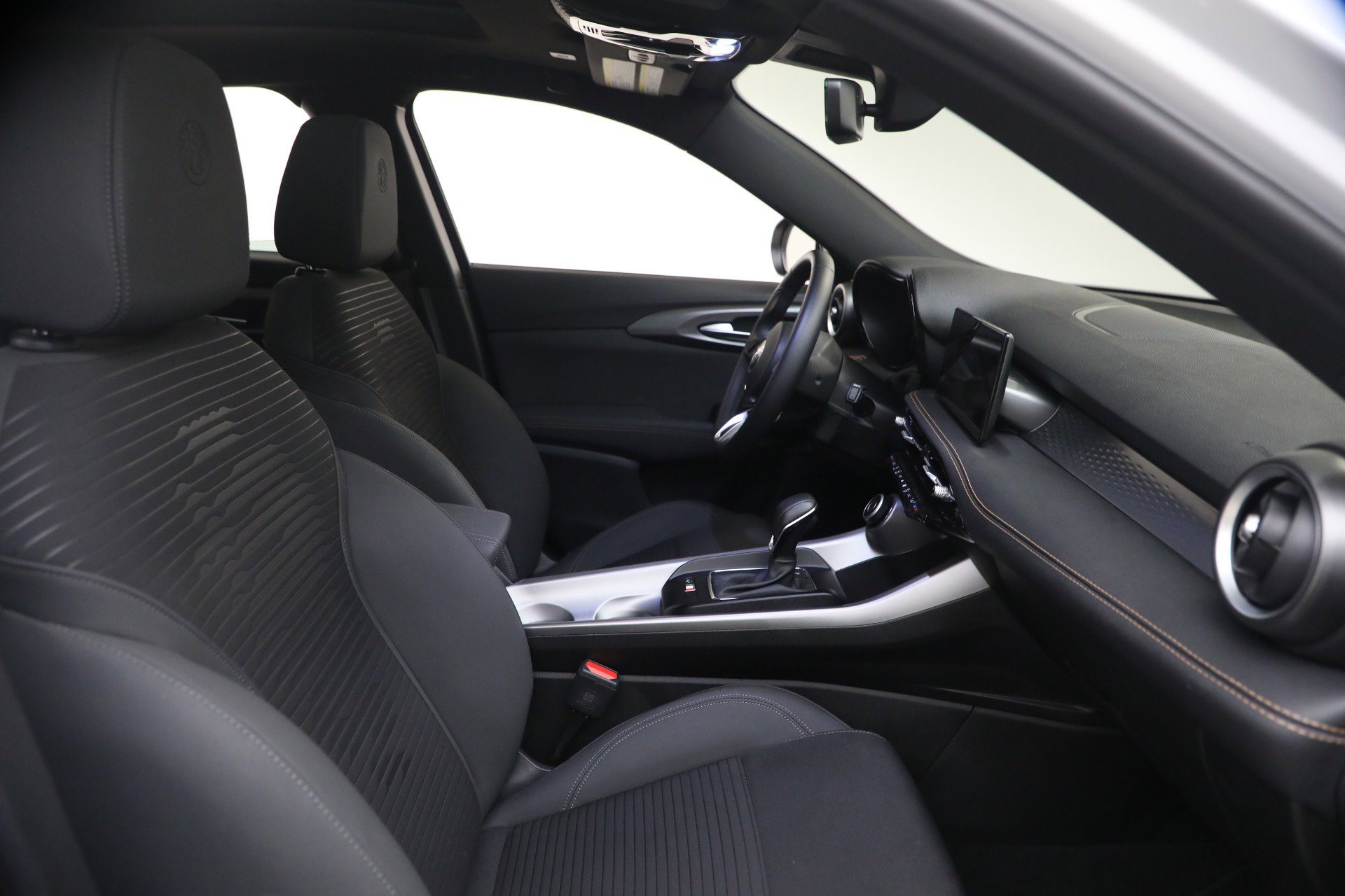 Used 2025 Alfa Romeo Tonale image 17