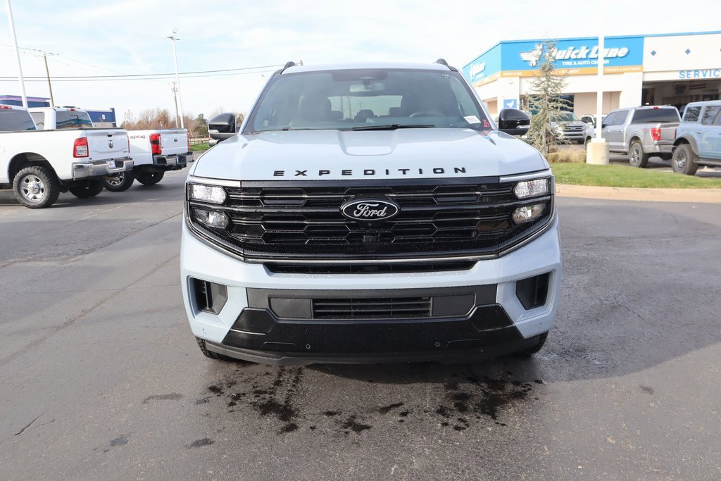 New 2026 Ford Expedition Platinum w/ Stealth Appearance Package image 9