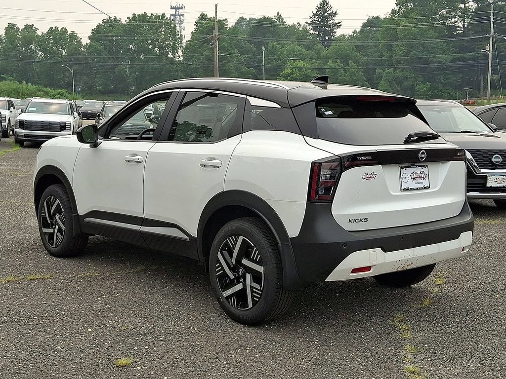 New 2026 Nissan Kicks SV w/ SV Premium Package FWD image 4