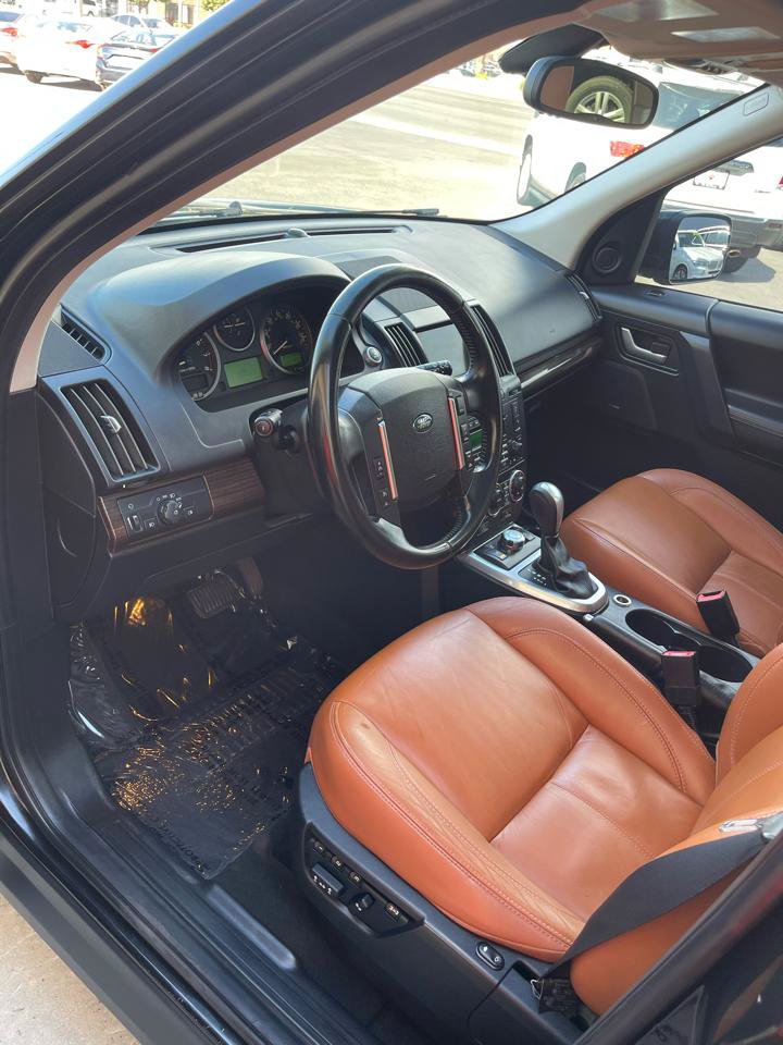 Used 2011 Land Rover LR2 HSE LUX AWD/4WD image 9