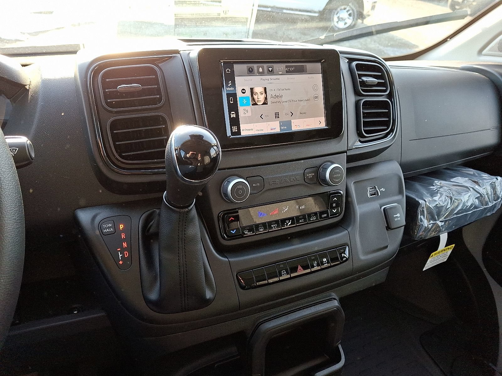 New 2025 RAM ProMaster 1500 w/ Safety Group FWD image 10