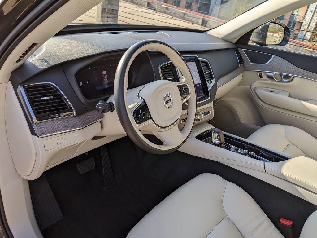 Certified 2024 Volvo XC90 B6 Plus w/ Protection Package image 8