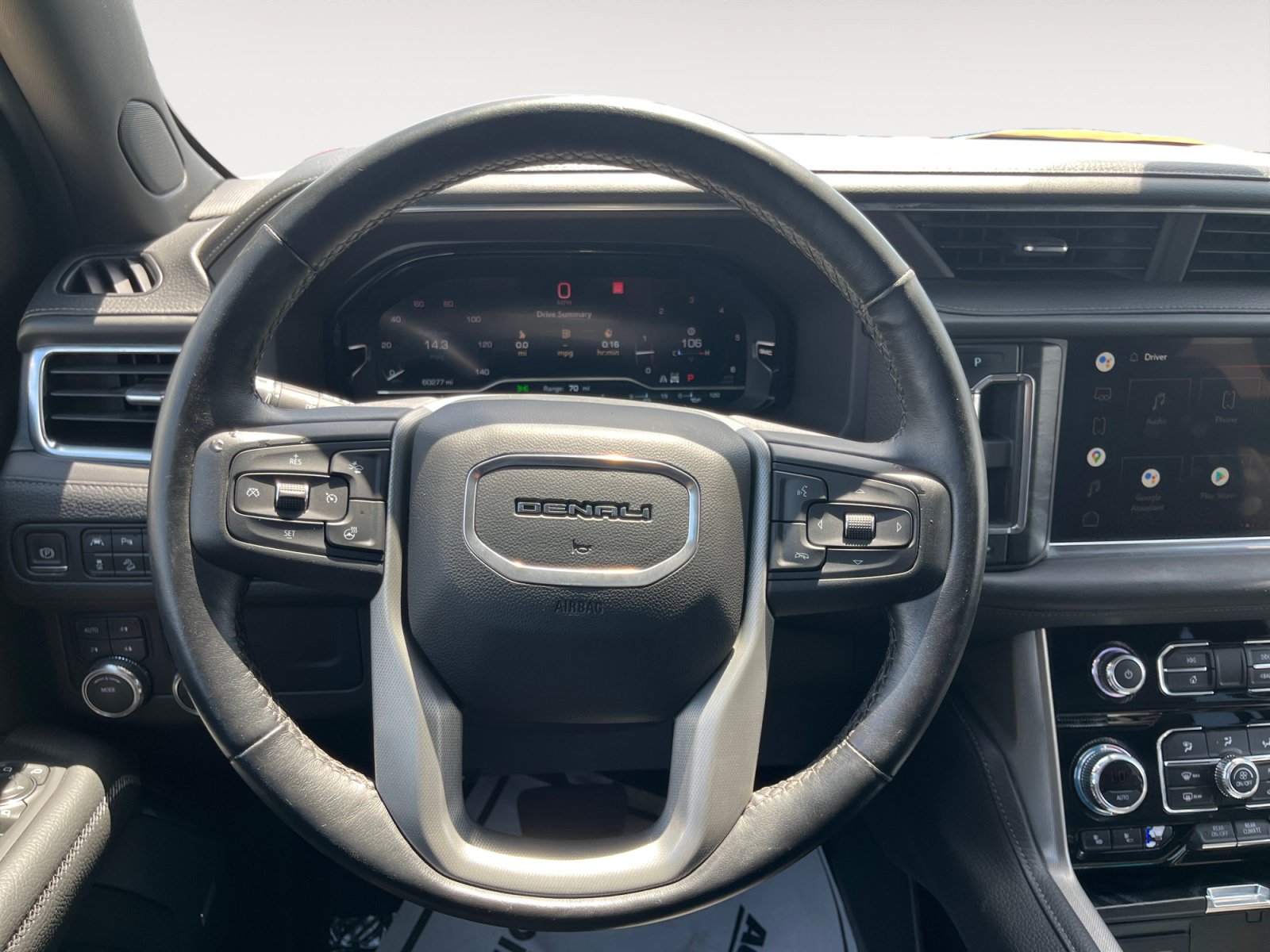 Used 2022 GMC Yukon XL Denali AWD/4WD image 13