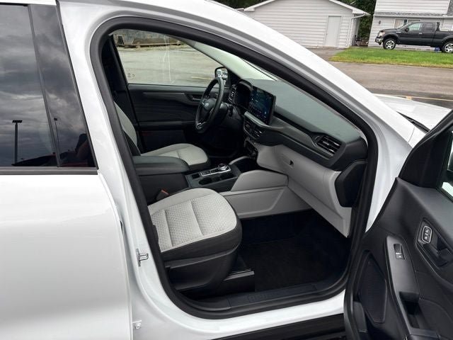 Used 2023 Ford Escape Active w/ Tech Pack #1 AWD/4WD image 5